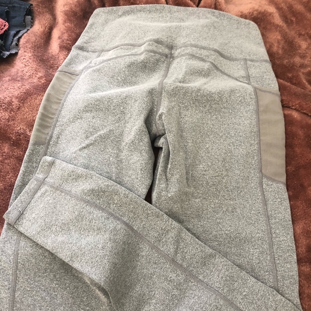 grey leggings with mesh pockets